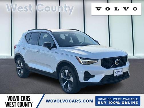 2026 Volvo XC40 B5 Core