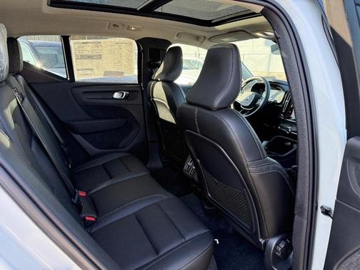 2026 Volvo XC40 B5 Core