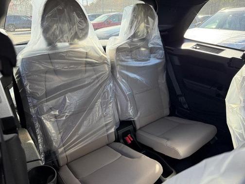 2026 Volvo XC90 B6 Plus 6-Seater