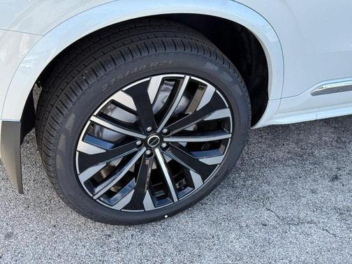 2026 Volvo XC90 B6 Plus 6-Seater