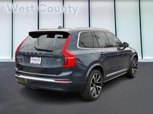 2023 Volvo XC90 B5 Plus