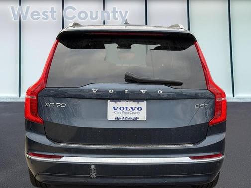 2023 Volvo XC90 B5 Plus