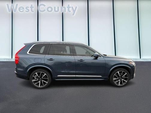2023 Volvo XC90 B5 Plus