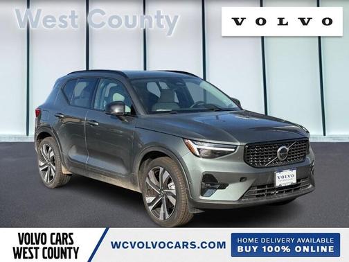 2026 Volvo XC40 B5 Ultra