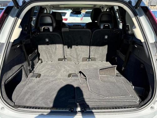 2025 Volvo XC90 B6 Plus 7-Seater