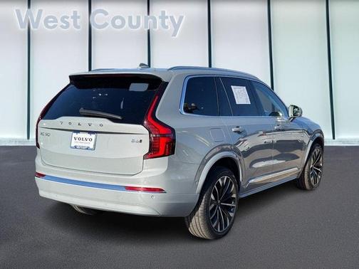 2025 Volvo XC90 B6 Plus 7-Seater