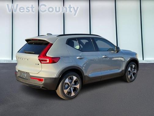 2026 Volvo XC40 B5 Plus