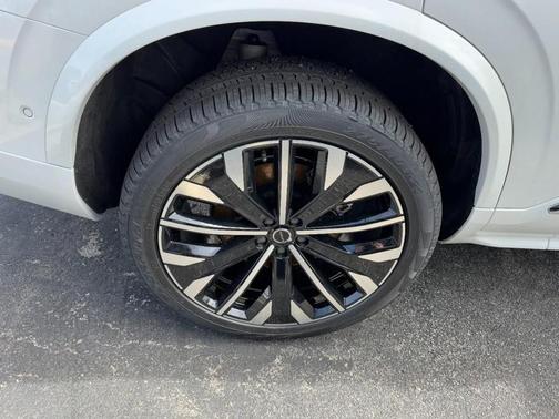 2026 Volvo XC90 B5 Plus 7-Seater