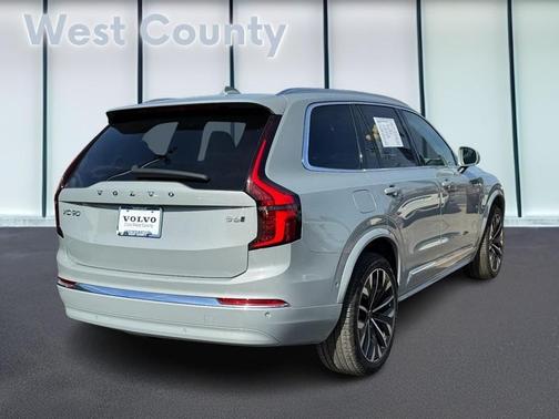 2025 Volvo XC90 B6 Plus 7-Seater