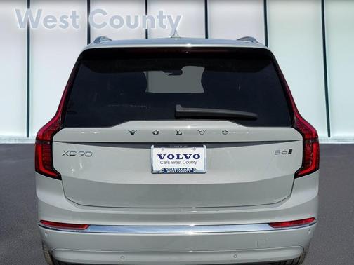 2025 Volvo XC90 B6 Plus 7-Seater