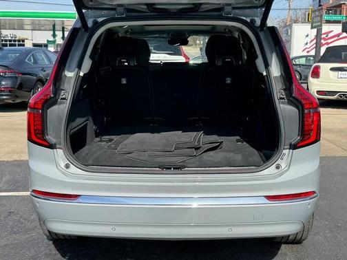 2025 Volvo XC90 B6 Plus 7-Seater