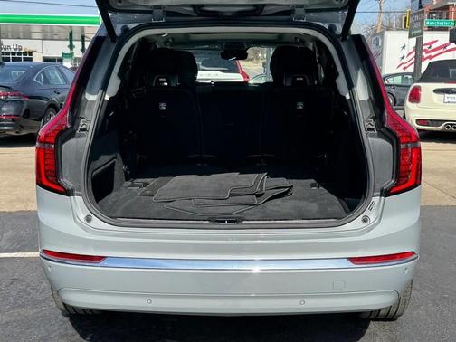 2025 Volvo XC90 B6 Plus 7-Seater