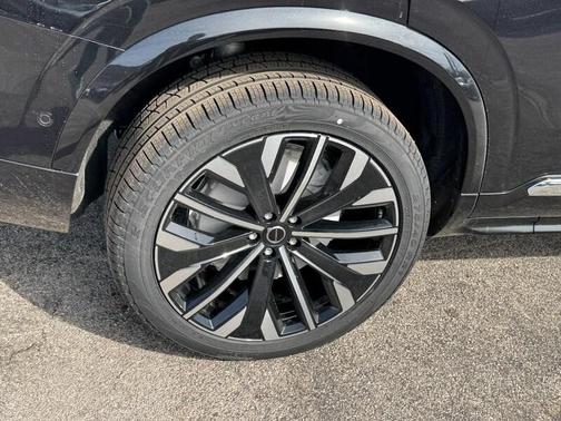 2026 Volvo XC90 B5 Plus 7-Seater