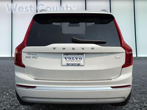 2022 Volvo XC90 Recharge Plug-In Hybrid T8 Inscription Extended Range 7P