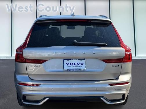 2025 Volvo XC60 B5 Plus