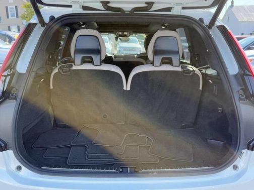 2025 Volvo XC90 B6 Plus 7-Seater