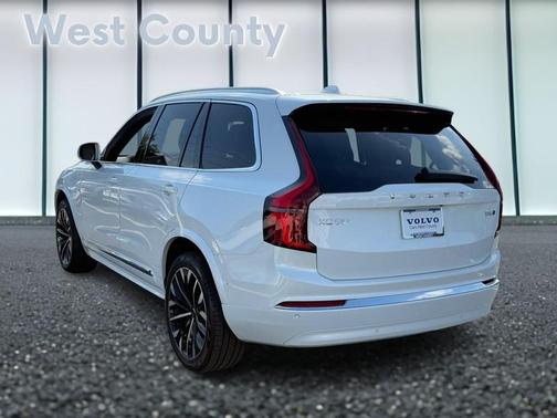 2025 Volvo XC90 B6 Plus 7-Seater