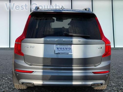 2019 Volvo XC90 T6 Momentum