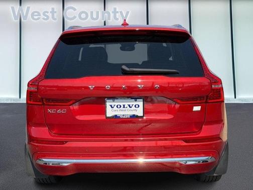 2022 Volvo XC60 Recharge Plug-In Hybrid T8 Inscription Expression