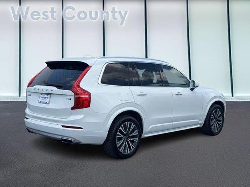 2020 Volvo XC90 T5 Momentum 7 Passenger