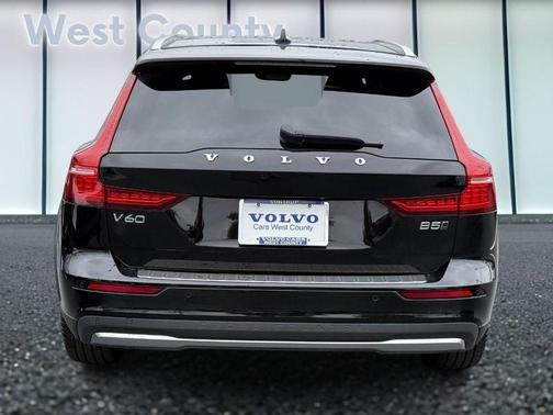 2024 Volvo V60 Cross Country B5 Ultimate