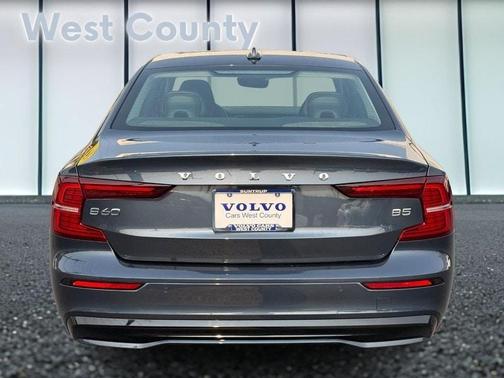 2024 Volvo S60 B5 Core Dark Theme