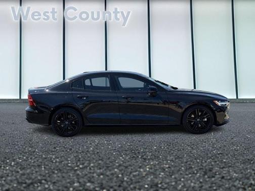 2024 Volvo S60 B5 Plus Black Edition