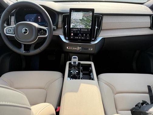 2026 Volvo XC90 B5 Core