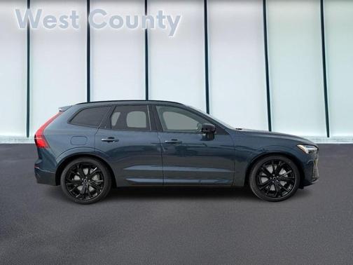 2026 Volvo XC60 B5 Ultra Black Edition