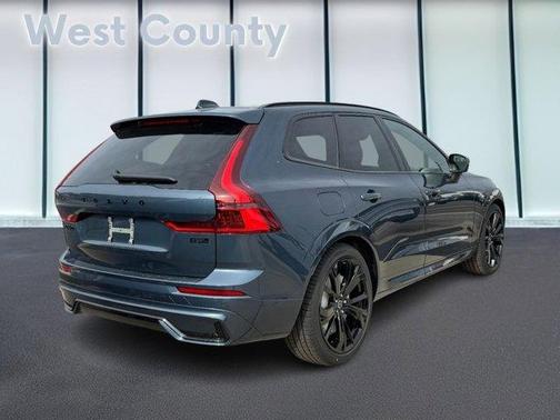 2026 Volvo XC60 B5 Ultra Black Edition