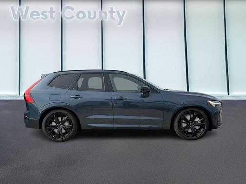2026 Volvo XC60 B5 Ultra Black Edition