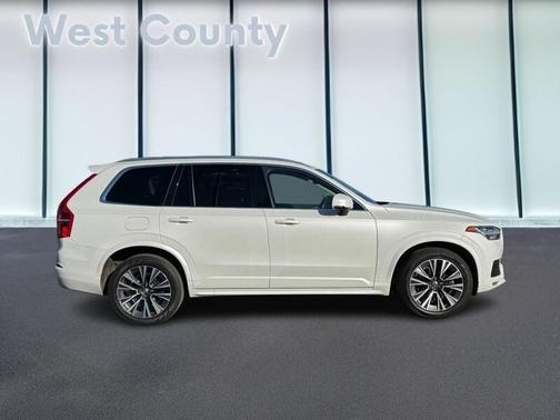 2021 Volvo XC90 T6 Momentum 7 Passenger