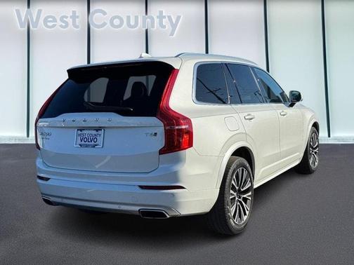 2021 Volvo XC90 T6 Momentum 7 Passenger