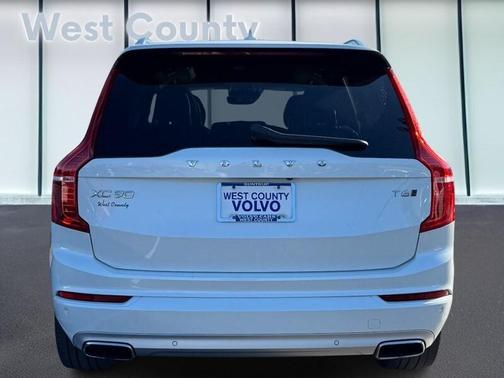 2021 Volvo XC90 T6 Momentum 7 Passenger