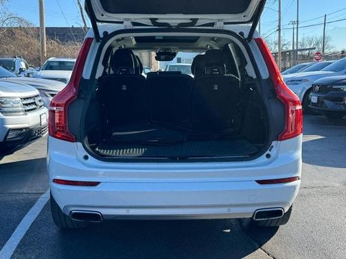 2021 Volvo XC90 T6 Momentum 7 Passenger