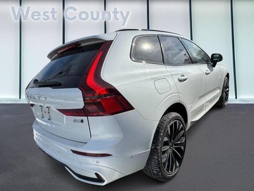 2026 Volvo XC60 B5 Ultra