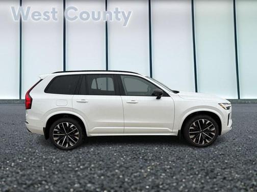 2026 Volvo XC90 B6 AWD Ultra Dark Theme 7-Seater