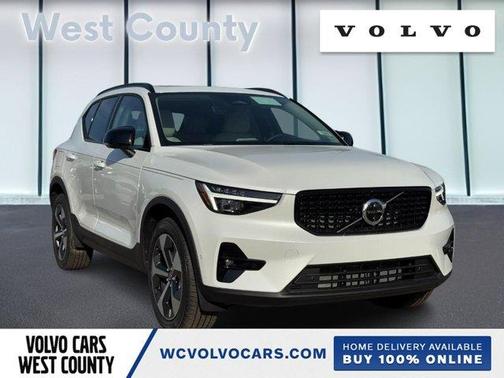 2026 Volvo XC40 B4 FWD Plus