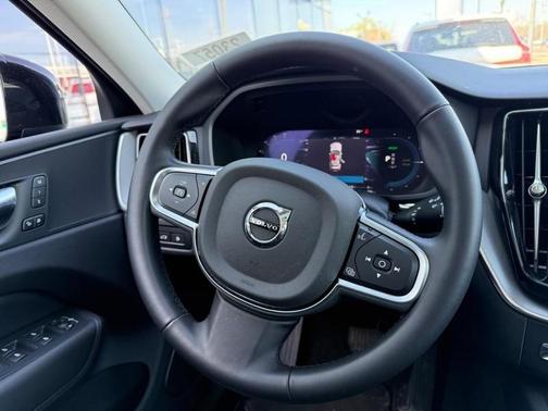 2025 Volvo XC60 Plug-In Hybrid T8 AWD Core