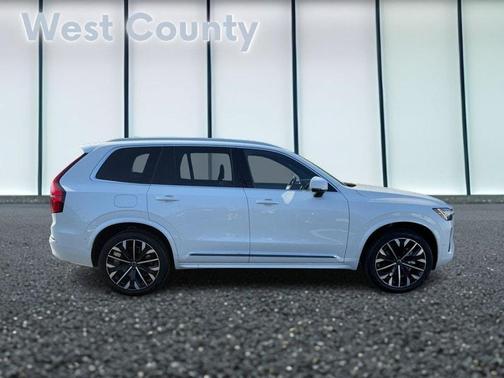 2025 Volvo XC90 B6 Plus 7-Seater