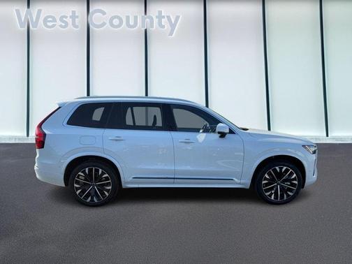 2025 Volvo XC90 B6 Plus 7-Seater