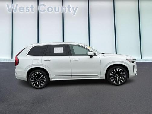 2025 Volvo XC90 B6 Plus 7-Seater
