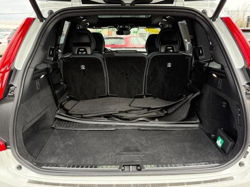 2024 Volvo XC90 Recharge Plug-In Hybrid T8 Ultimate Bright Theme 7-Seater