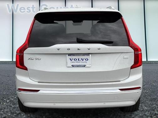 2024 Volvo XC90 Recharge Plug-In Hybrid T8 Ultimate Bright Theme 7-Seater