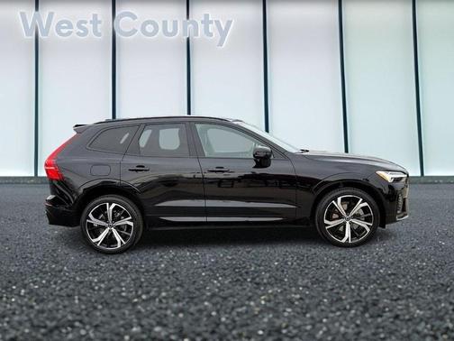 2022 Volvo XC60 B6 R-Design
