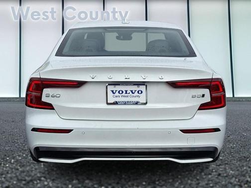 2025 Volvo S60 B5 Core
