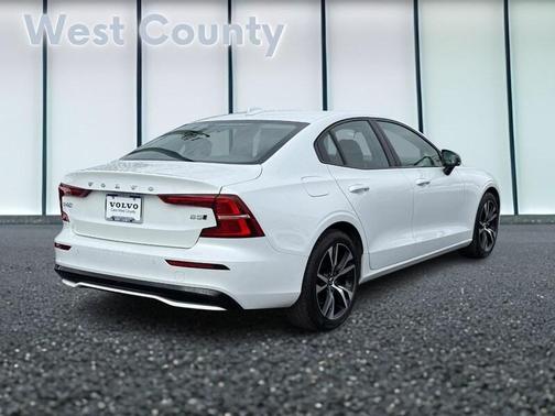 2025 Volvo S60 B5 Core