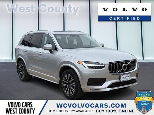 2022 Volvo XC90 T6 Momentum 7 Passenger