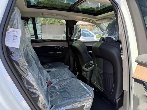 2025 Volvo XC90 Plug-In Hybrid T8 Plus 7-Seater