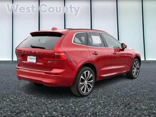 2022 Volvo XC60 B5 Momentum